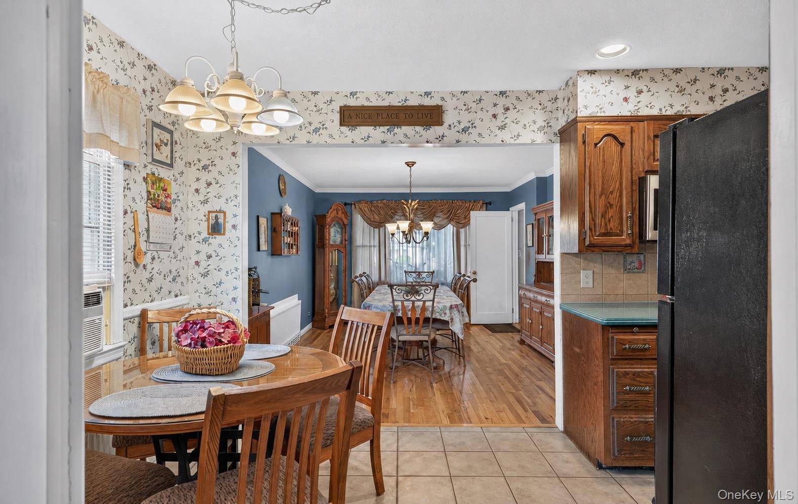 4-Bedroom House for Sale in North Merrick, New York, USA - 7