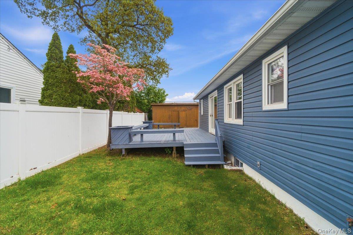 4 Bedroom Home for Sale in North Merrick - New York - USA - 7
