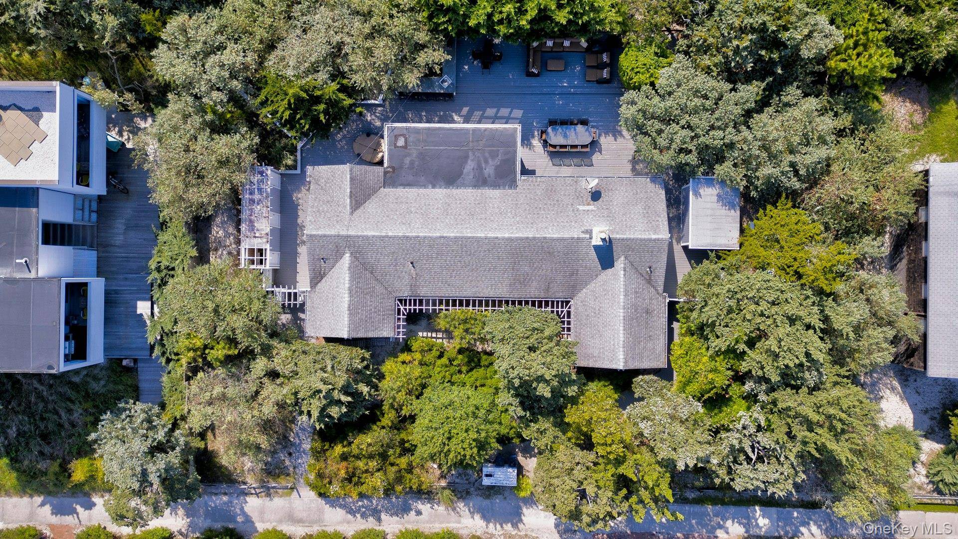 4 Bedroom Home for Sale in Ocean Beach - New York - USA - 2