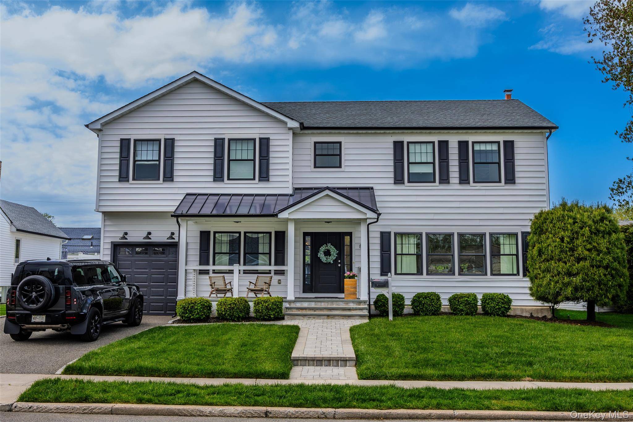 Casa de 4 Dormitorios en Venta en Old Bethpage - Nueva York - EE. UU. - 1