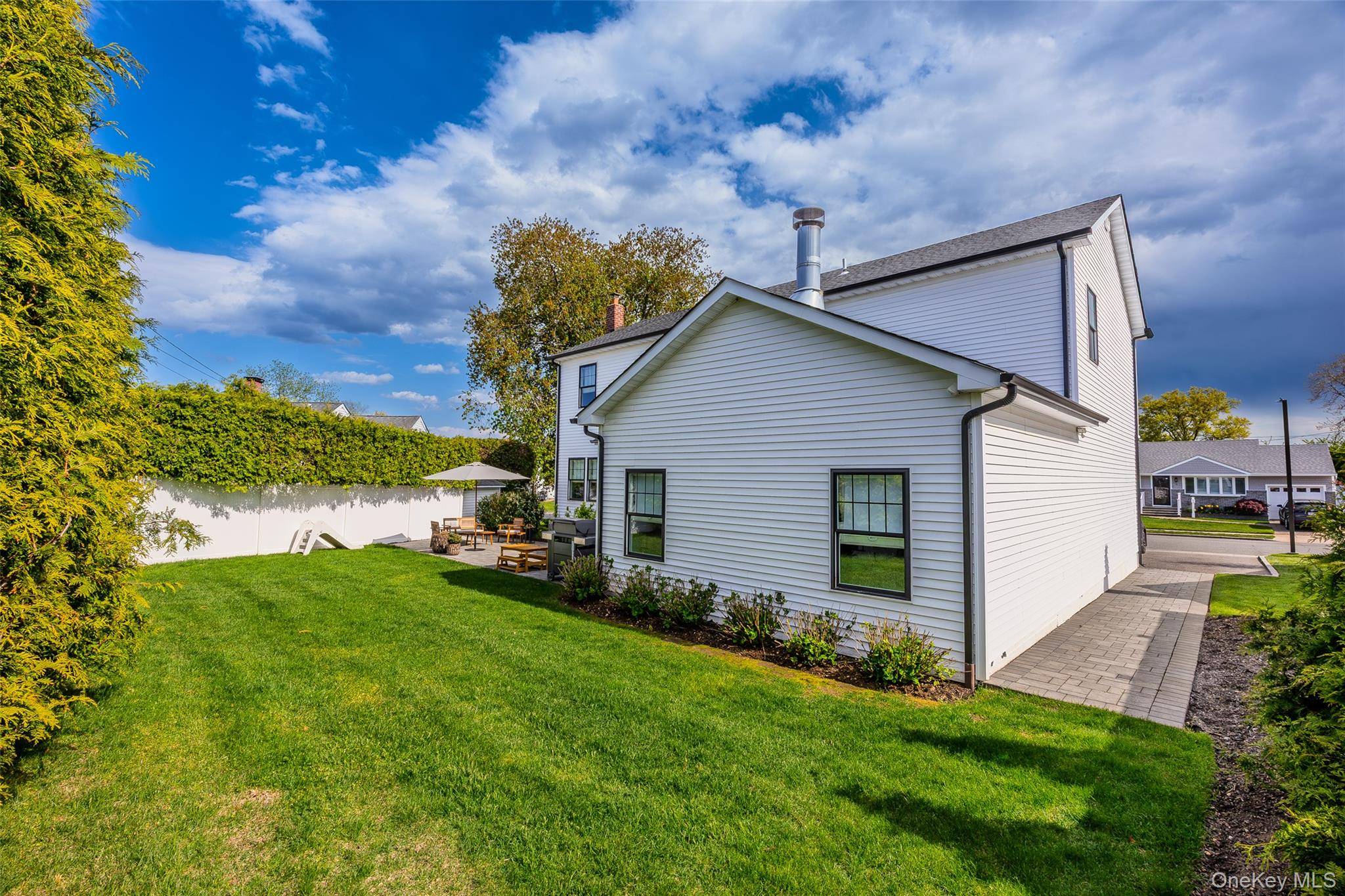 Casa de 4 Dormitorios en Venta en Old Bethpage - Nueva York - EE. UU. - 4