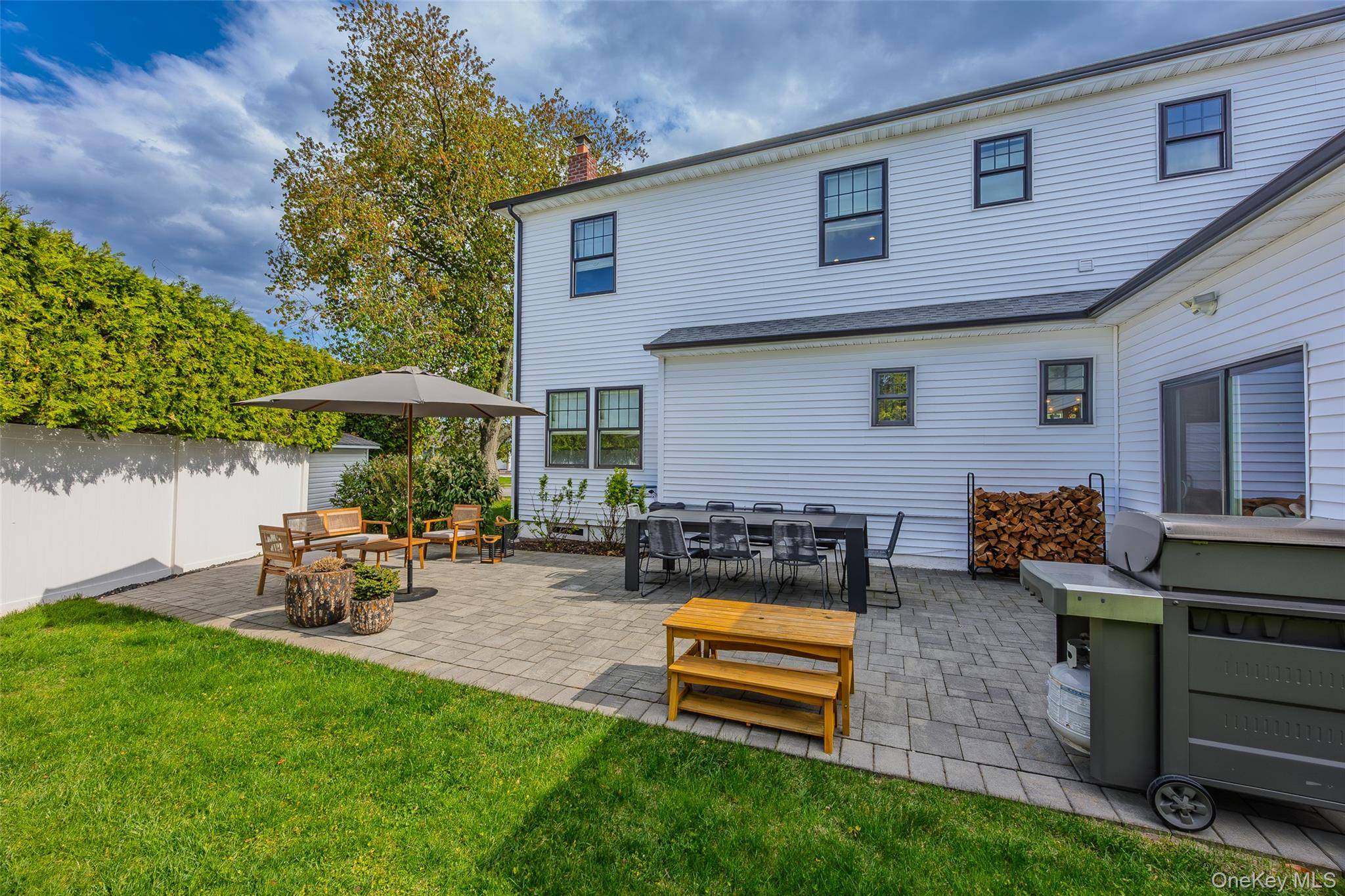 Casa de 4 Dormitorios en Venta en Old Bethpage - Nueva York - EE. UU. - 7