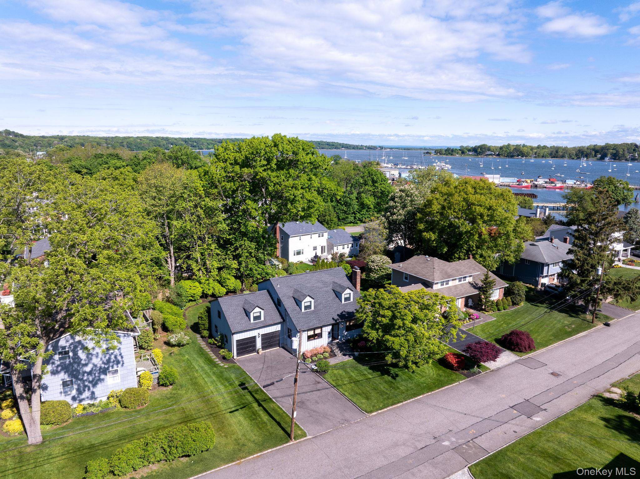 Casa de 4 Dormitorios en Venta en Oyster Bay - Nueva York - EE. UU. - 3