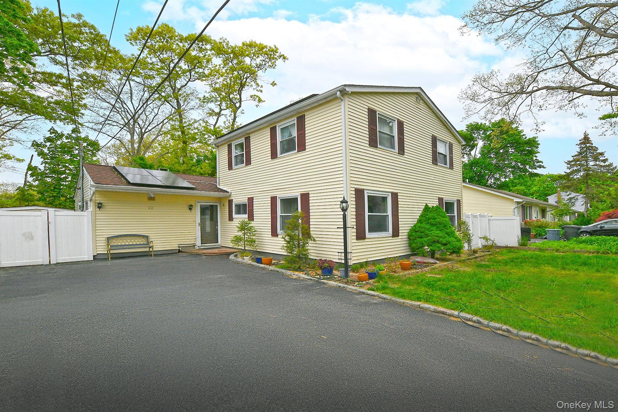 Casa de 4 Dormitorios en Venta en Patchogue - Nueva York - EE. UU. - 1