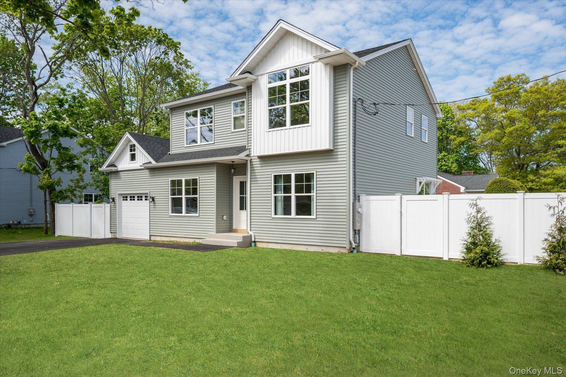 Casa de 4 Dormitorios en Venta en Patchogue - Nueva York - EE. UU. - 3