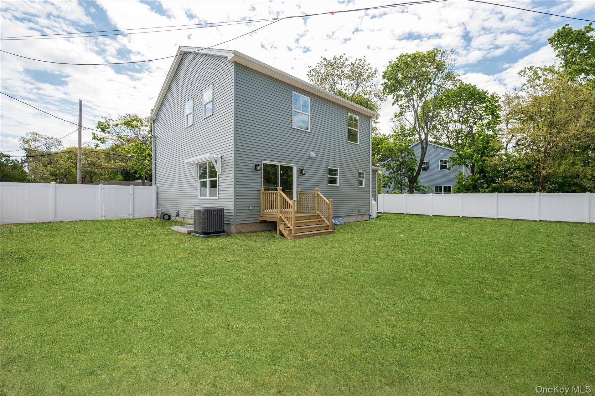 Casa de 4 Dormitorios en Venta en Patchogue - Nueva York - EE. UU. - 5