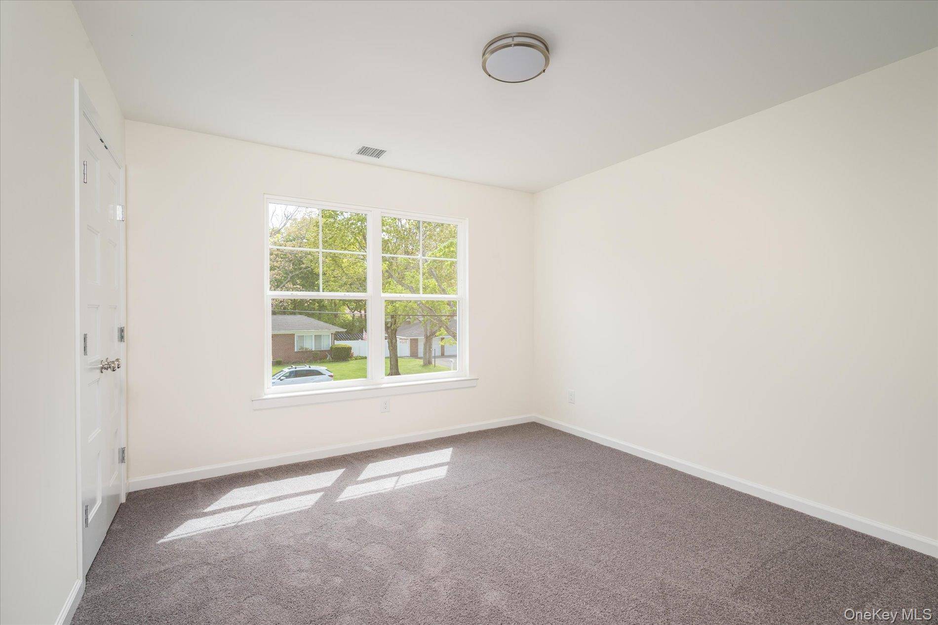 Casa de 4 Dormitorios en Venta en Patchogue - Nueva York - EE. UU. - 8
