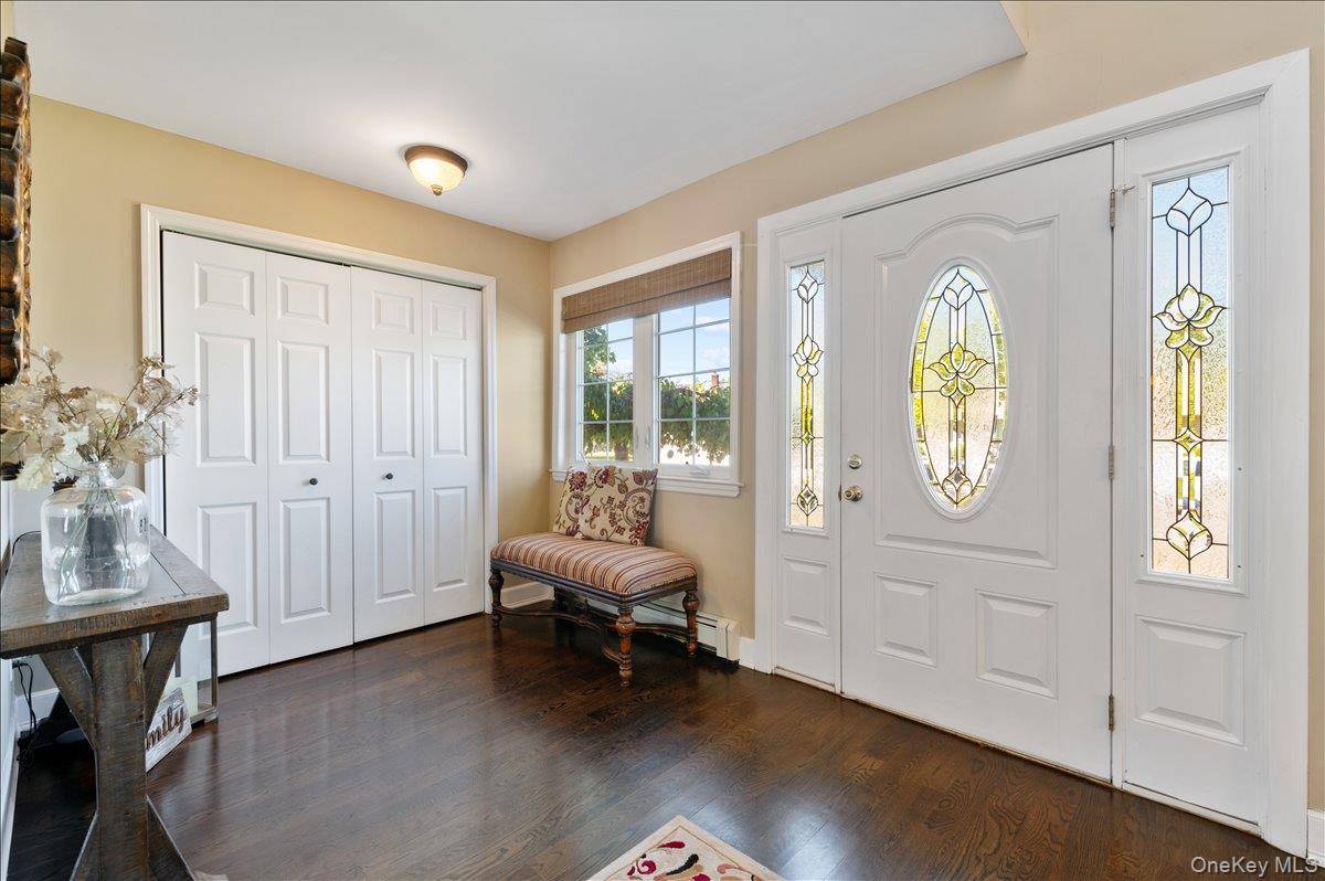 4 Bedroom Home for Sale in Plainview - New York - USA - 5