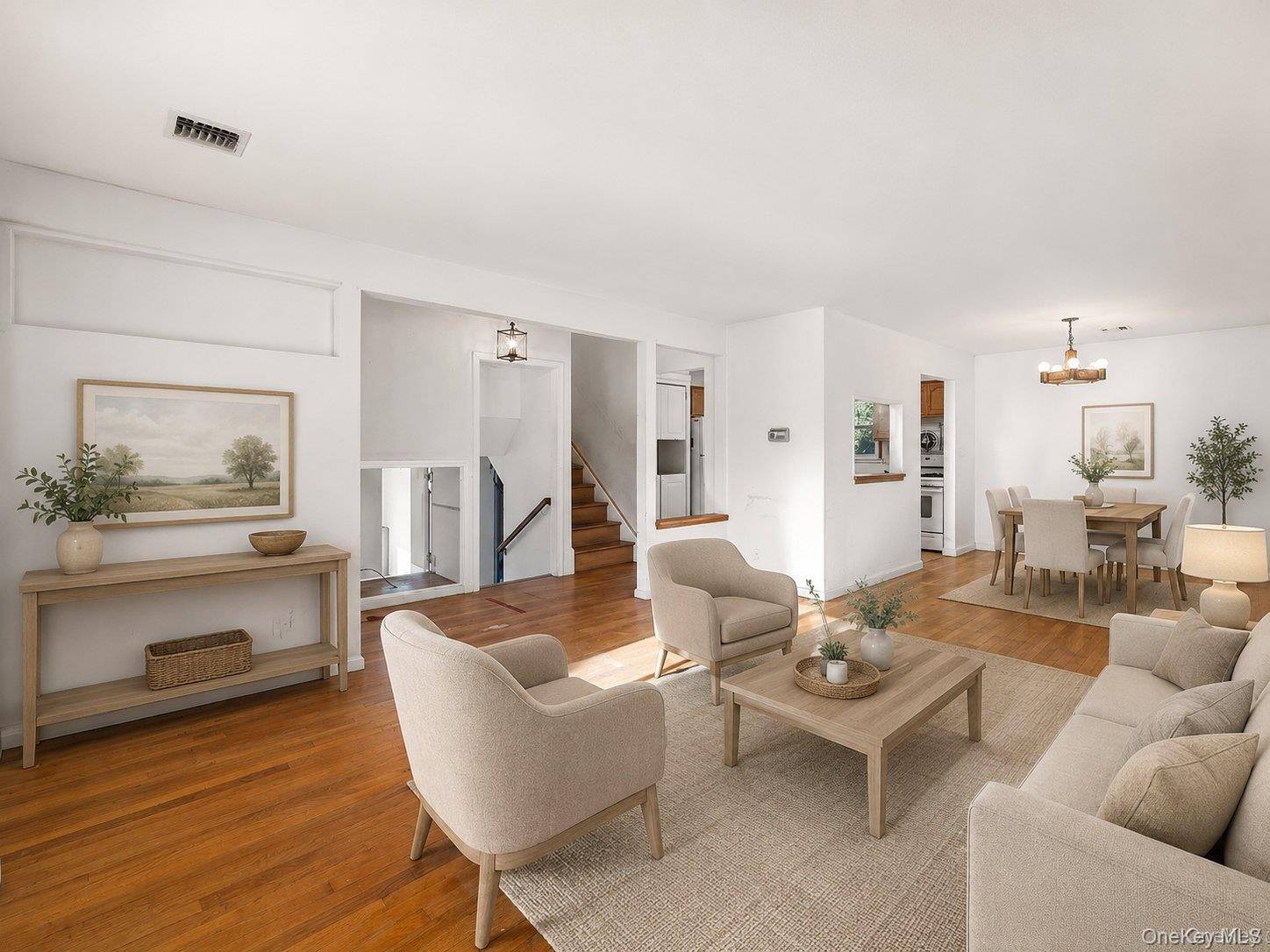 Casa de 4 Dormitorios en Venta en Plainview - Nueva York - EE. UU. - 8
