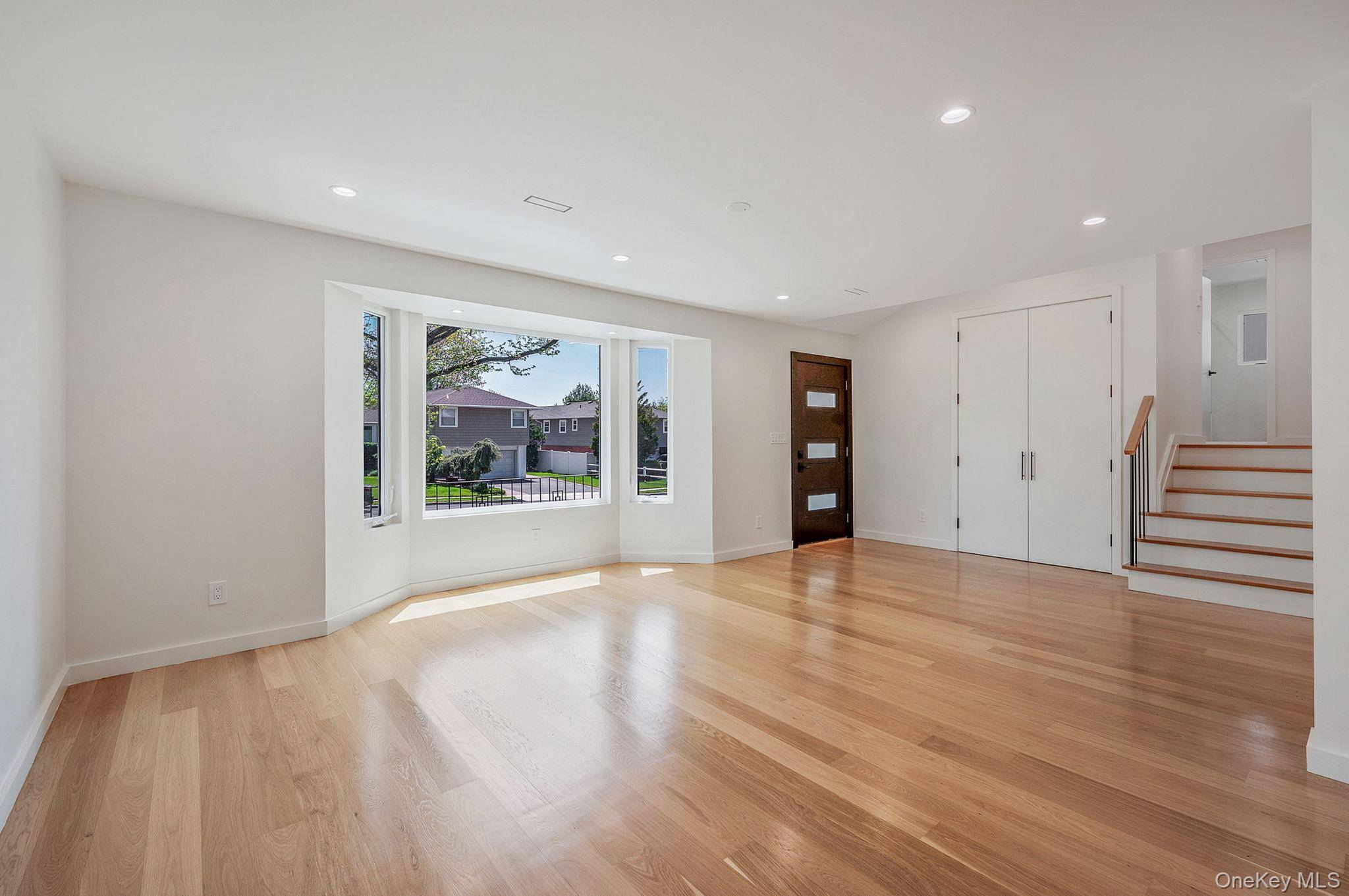 Casa de 4 Dormitorios en Venta en Plainview - Nueva York - EE. UU. - 5