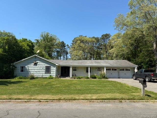 Casa com 4 Quartos à Venda em Port Jefferson Station - Nova Iorque - EUA - 1