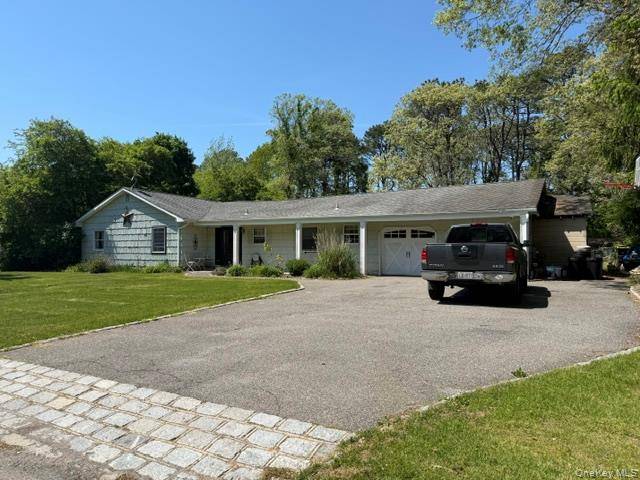 Casa com 4 Quartos à Venda em Port Jefferson Station - Nova Iorque - EUA - 2