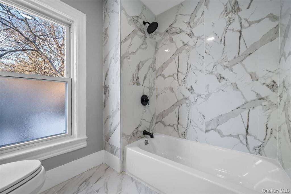 4 Bedroom Home for Sale in Port Jervis - New York - USA - 7