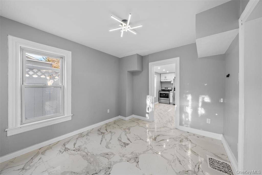 4 Bedroom Home for Sale in Port Jervis - New York - USA - 8