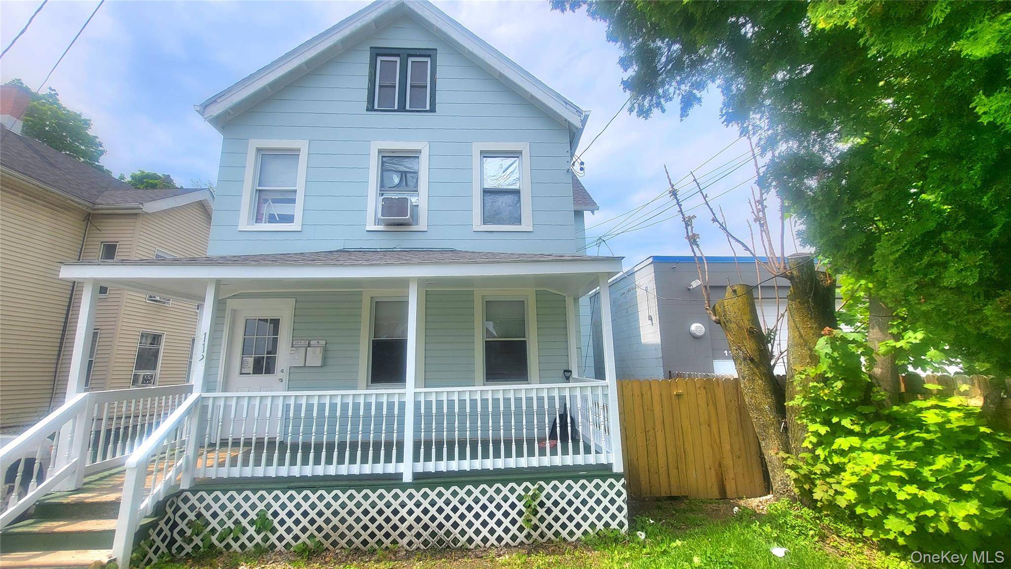 Casa com 4 Quartos à Venda em Poughkeepsie - Nova Iorque - EUA - 1