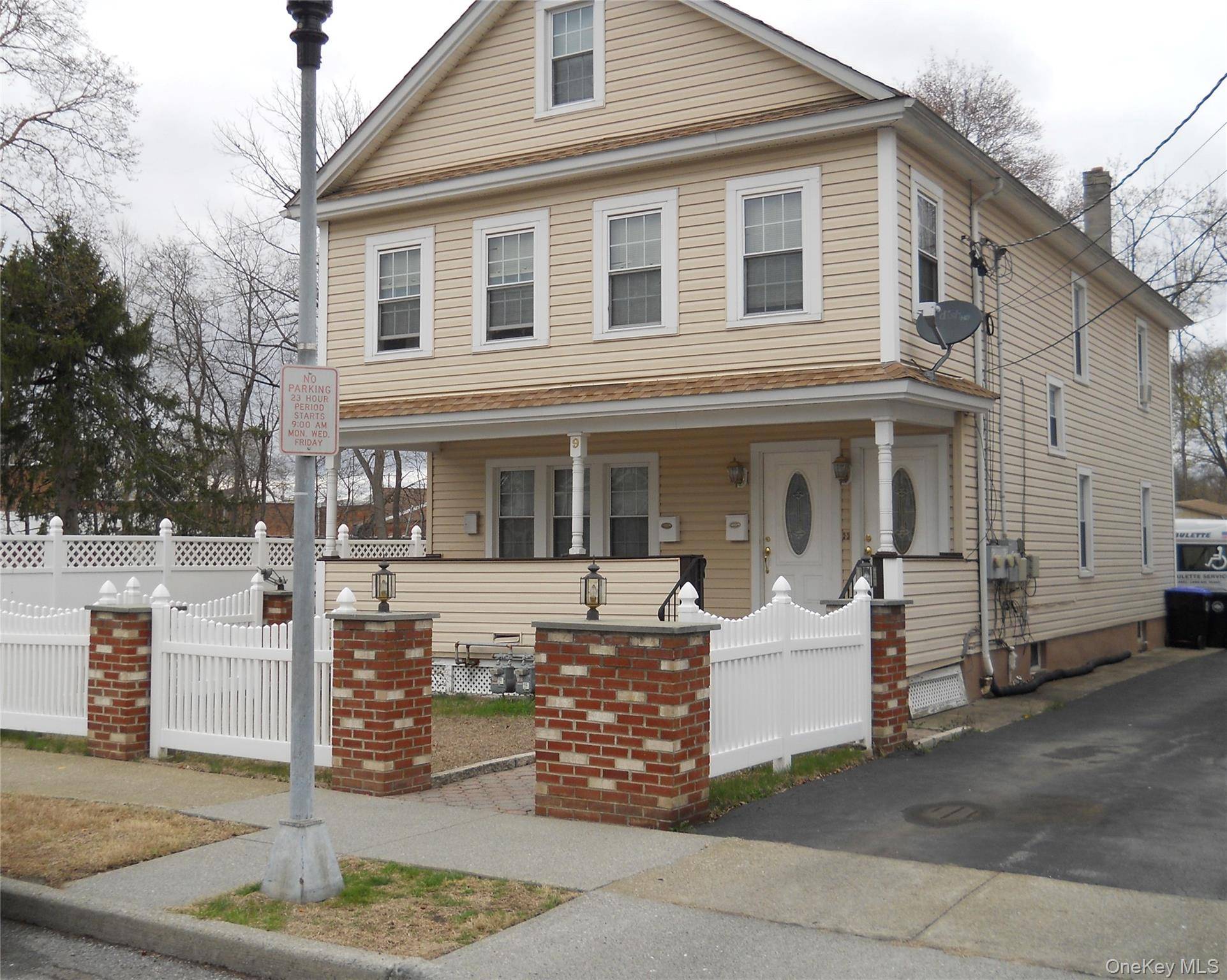 Casa com 4 Quartos à Venda em Poughkeepsie - Nova Iorque - EUA - 2