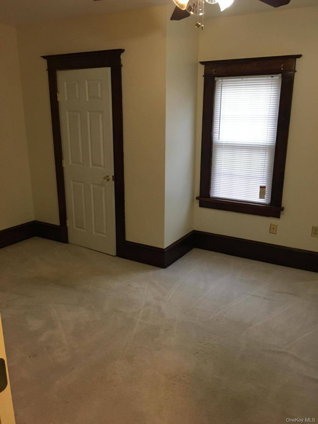 Casa com 4 Quartos à Venda em Poughkeepsie - Nova Iorque - EUA - 8