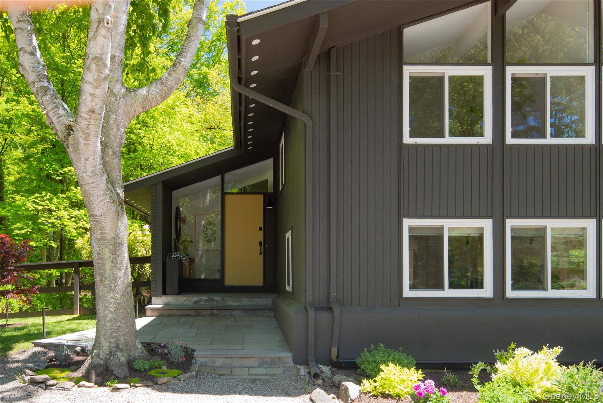 4 Bedroom Home for Sale in Pound Ridge - New York - USA - 3