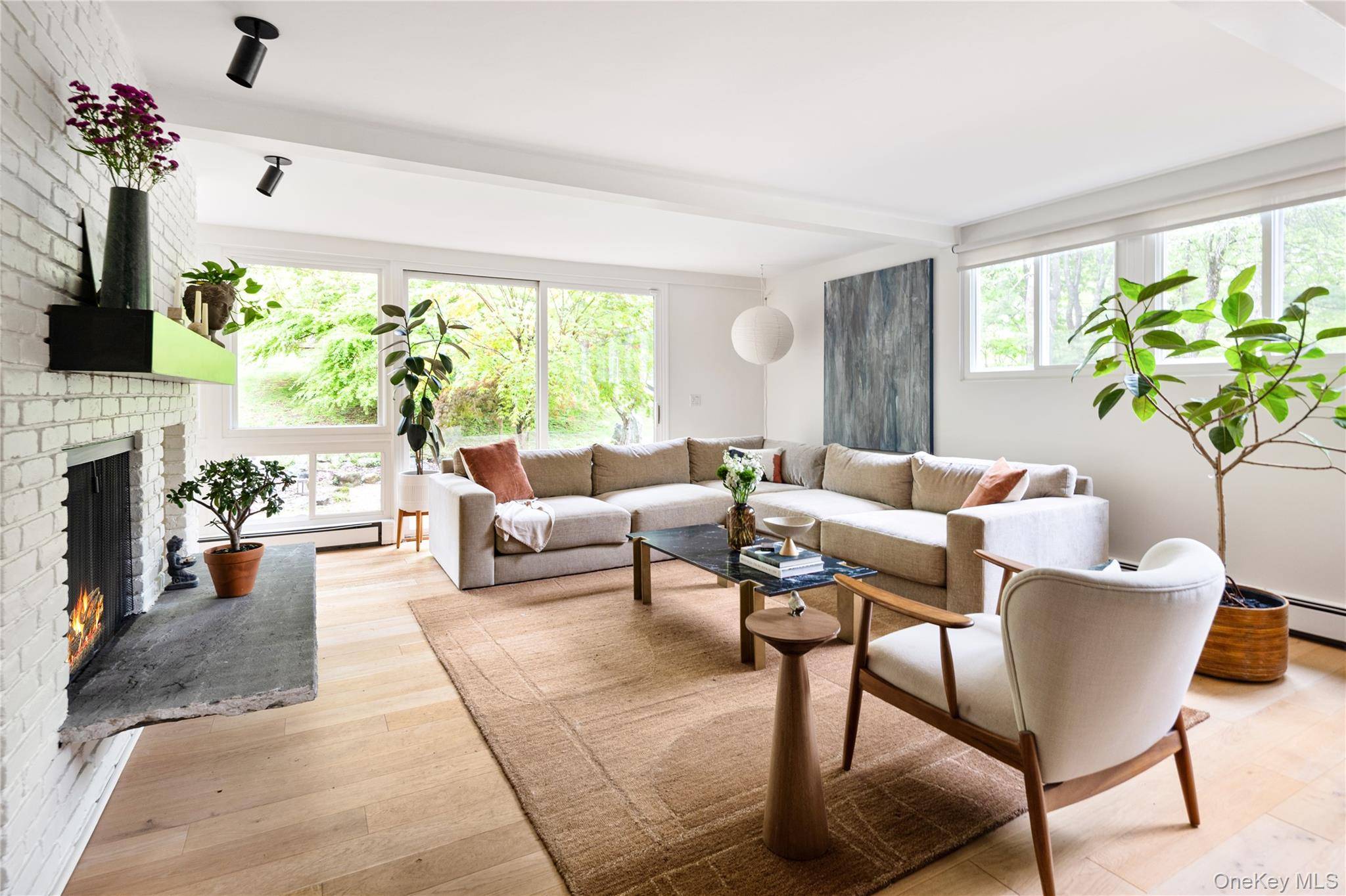 4 Bedroom Home for Sale in Pound Ridge - New York - USA - 6