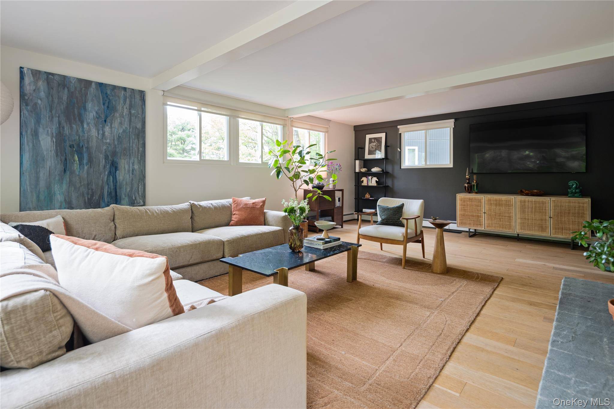 4 Bedroom Home for Sale in Pound Ridge - New York - USA - 7