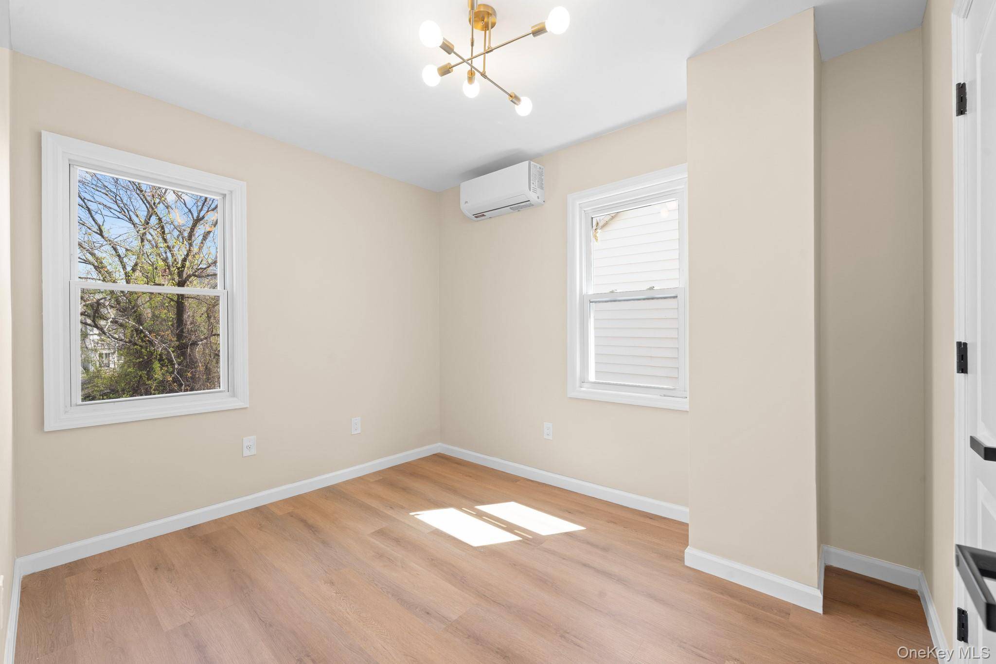 Casa com 4 Quartos à Venda em Queens Village - Nova Iorque - EUA - 8