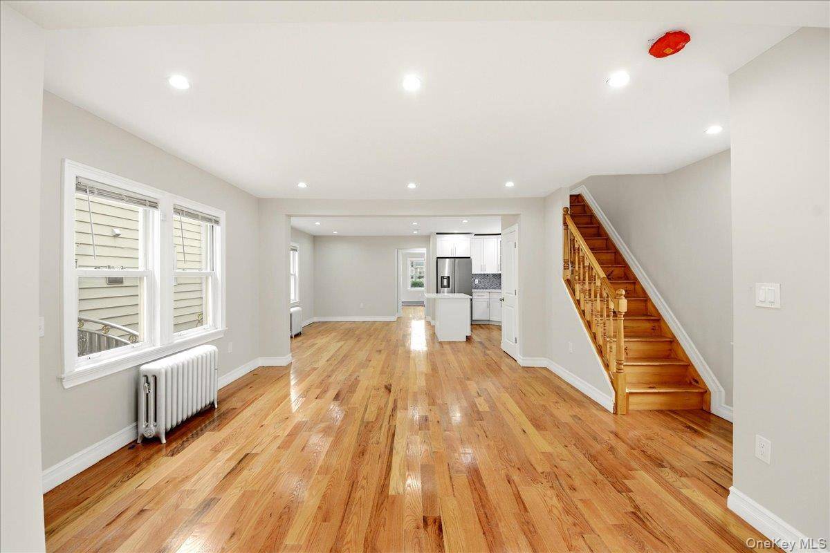 Casa de 4 Dormitorios en Venta en Queens Village - Nueva York - EE. UU. - 1