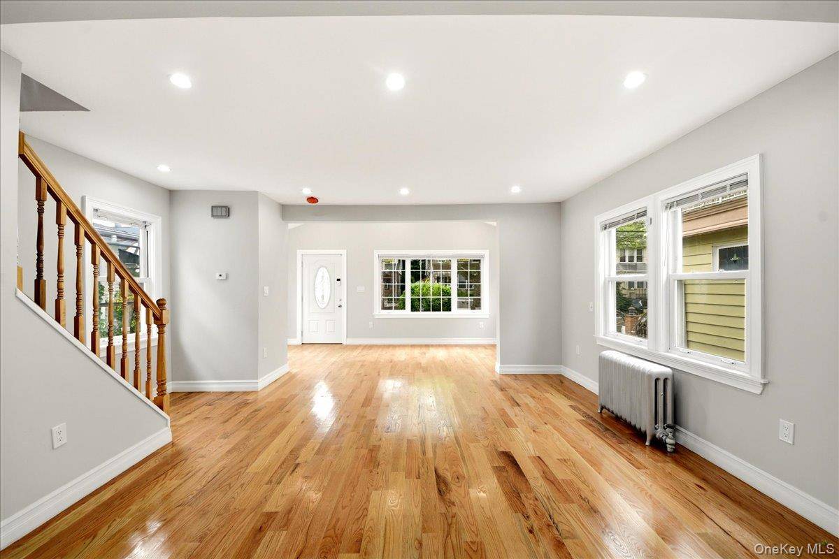 Casa de 4 Dormitorios en Venta en Queens Village - Nueva York - EE. UU. - 3