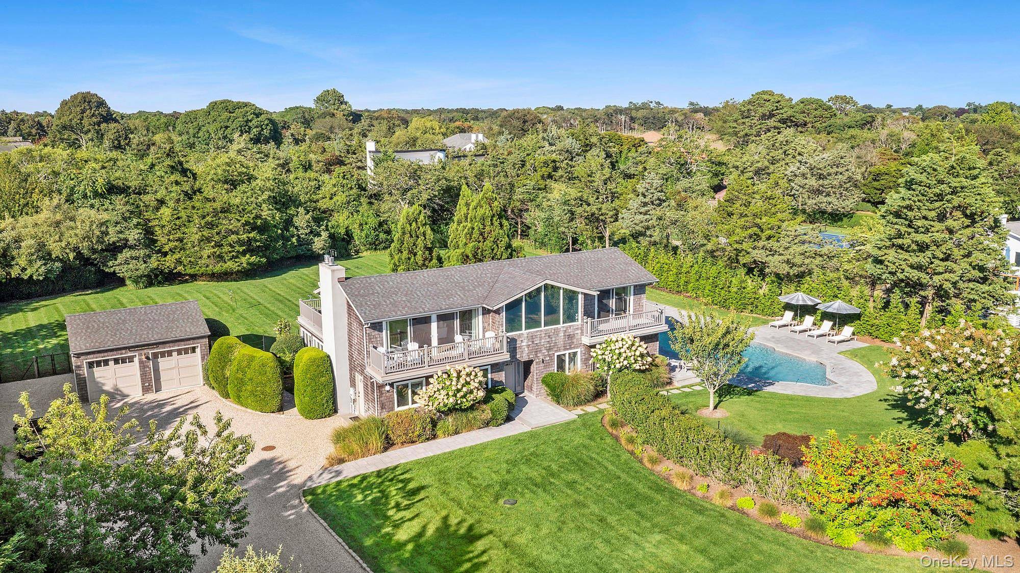 Casa de 4 Dormitorios en Venta en Remsenburg - Nueva York - EE. UU. - 1