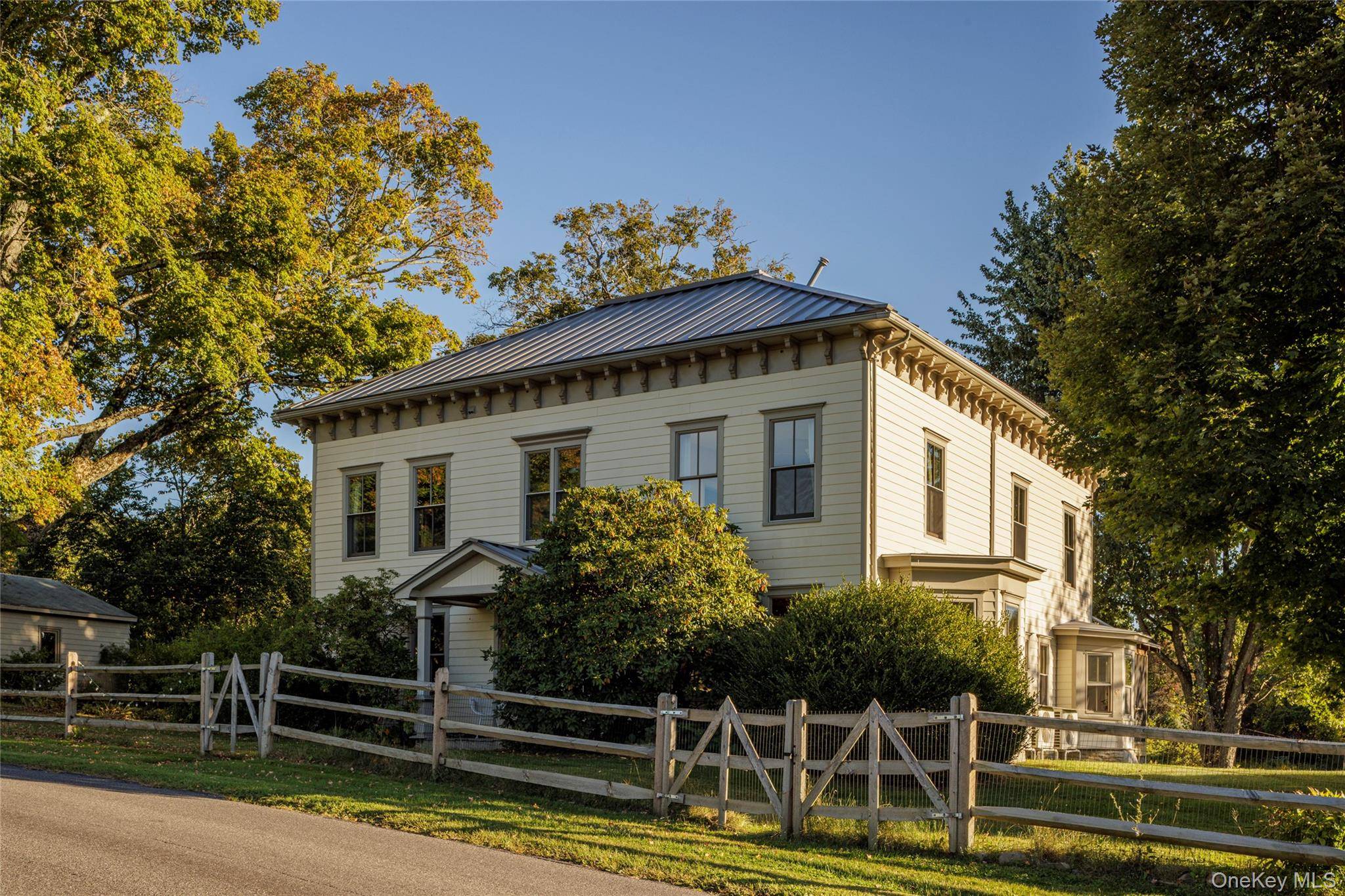 Casa com 4 Quartos à Venda em Rhinebeck - Nova Iorque - EUA - 1