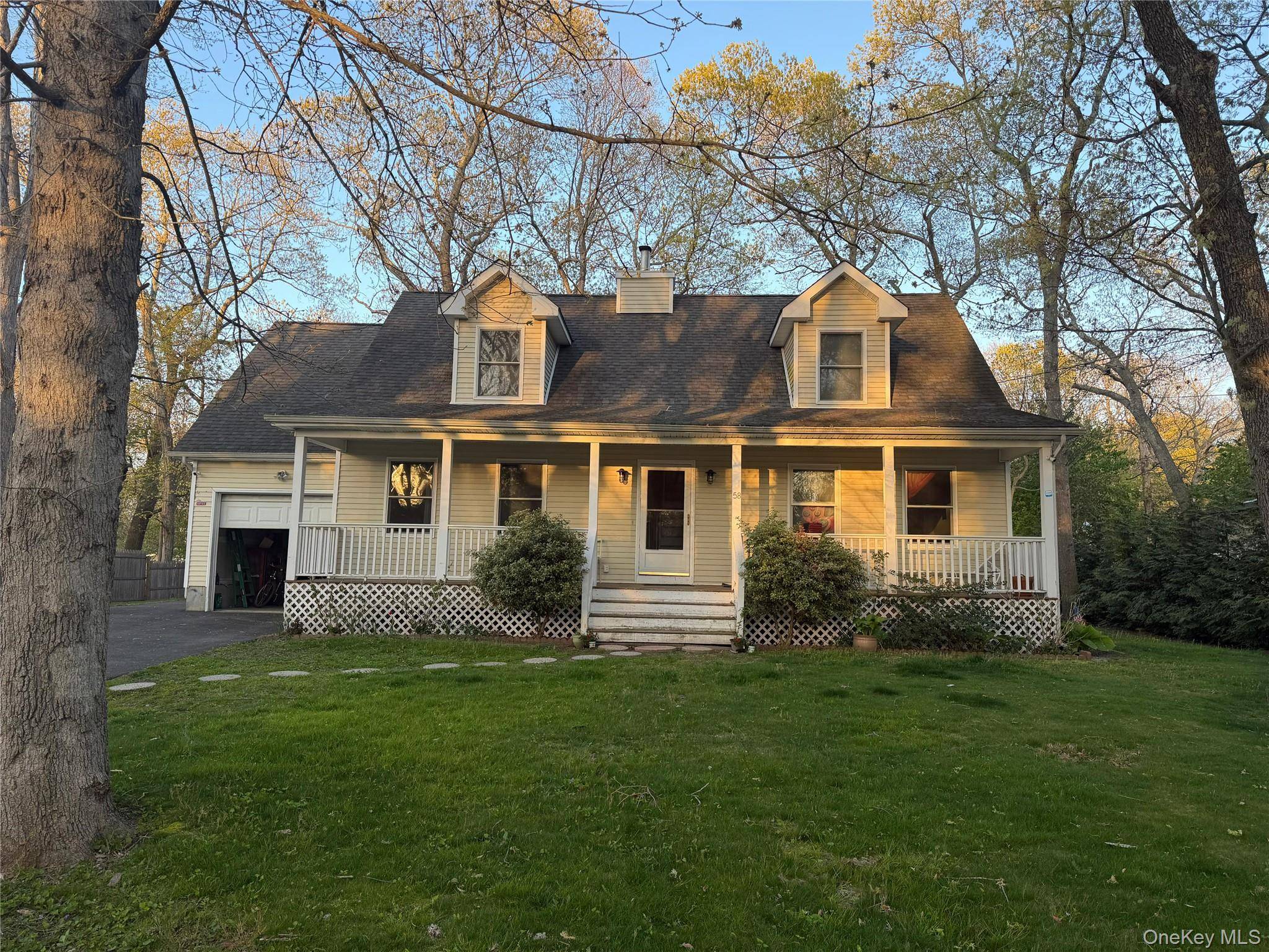 Casa com 4 Quartos à Venda em Riverhead - Nova Iorque - EUA - 1