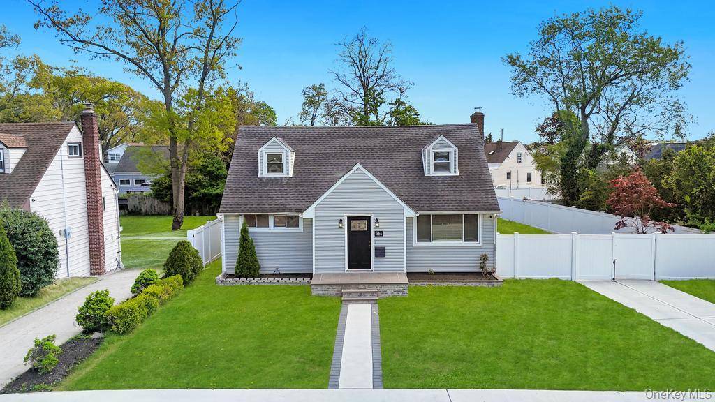 Casa com 4 Quartos à Venda em Rockville Centre - Nova Iorque - EUA - 1