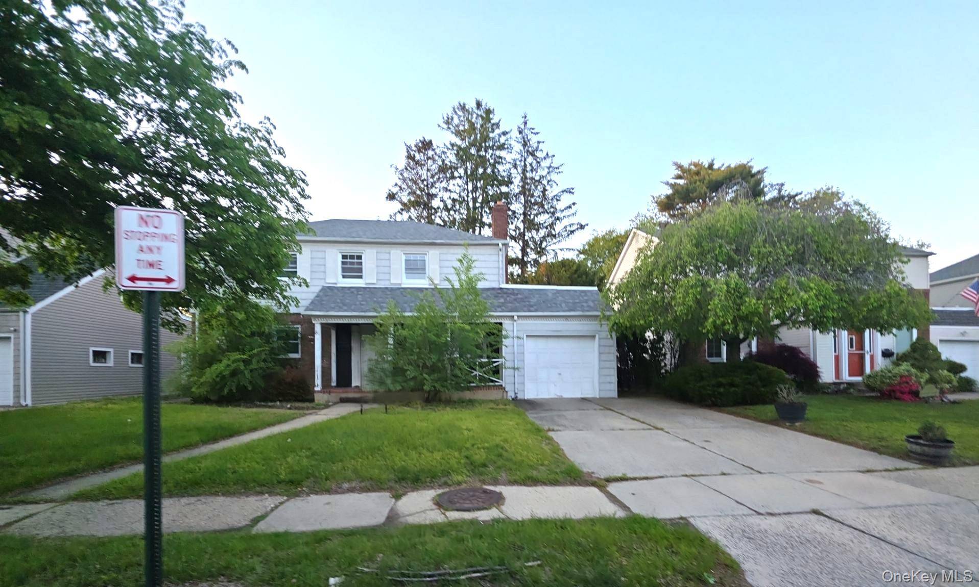 Casa de 4 Dormitorios en Venta en Rockville Centre - Nueva York - EE. UU. - 1