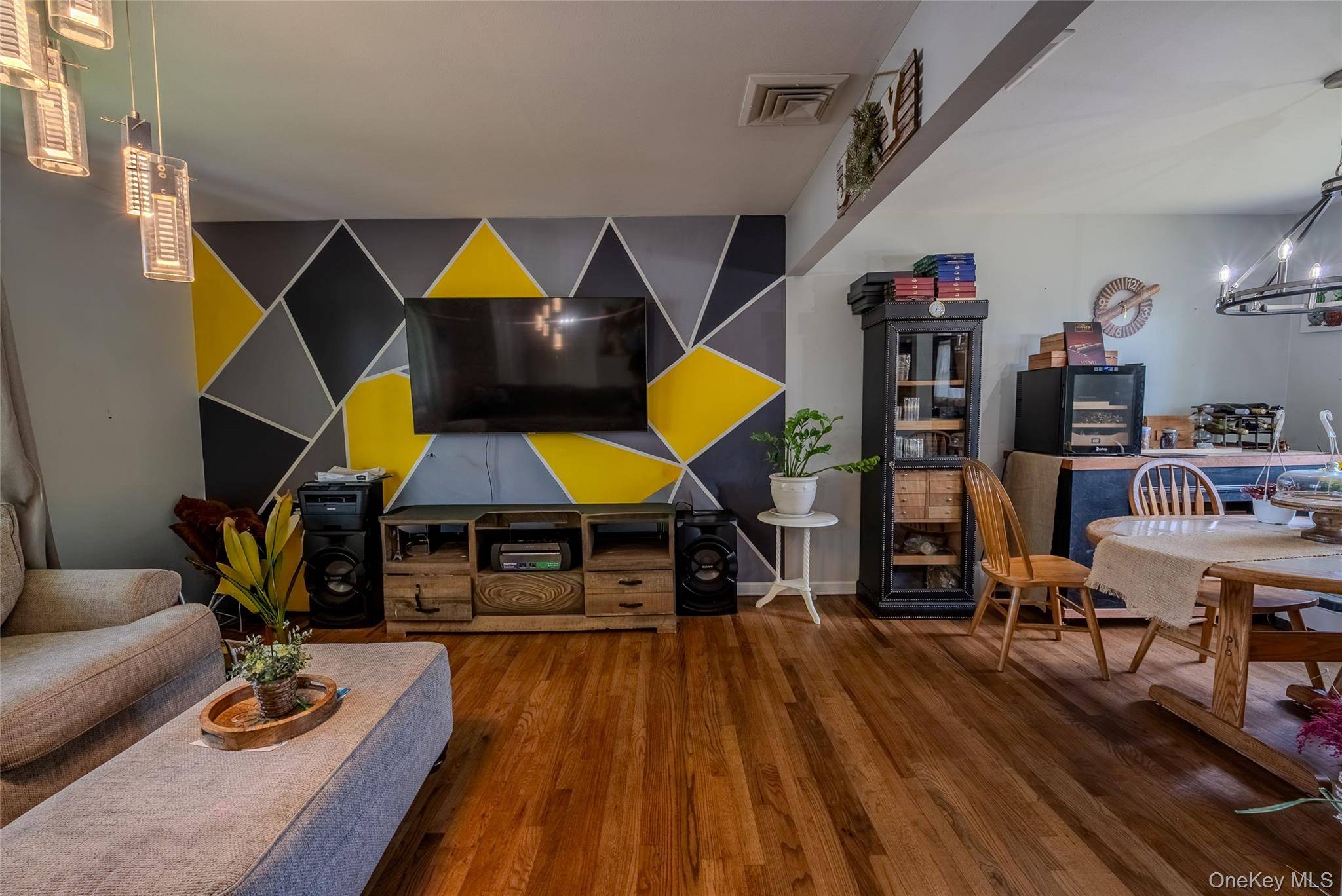 Casa com 4 Quartos à Venda em Ronkonkoma - Nova Iorque - EUA - 2
