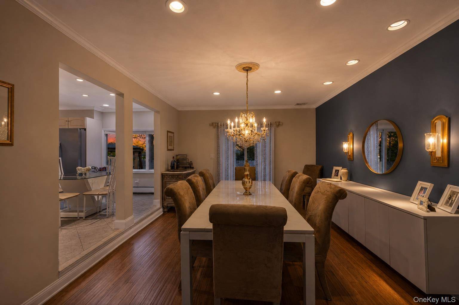 4 Bedroom Home for Sale in Ronkonkoma - New York - USA - 7