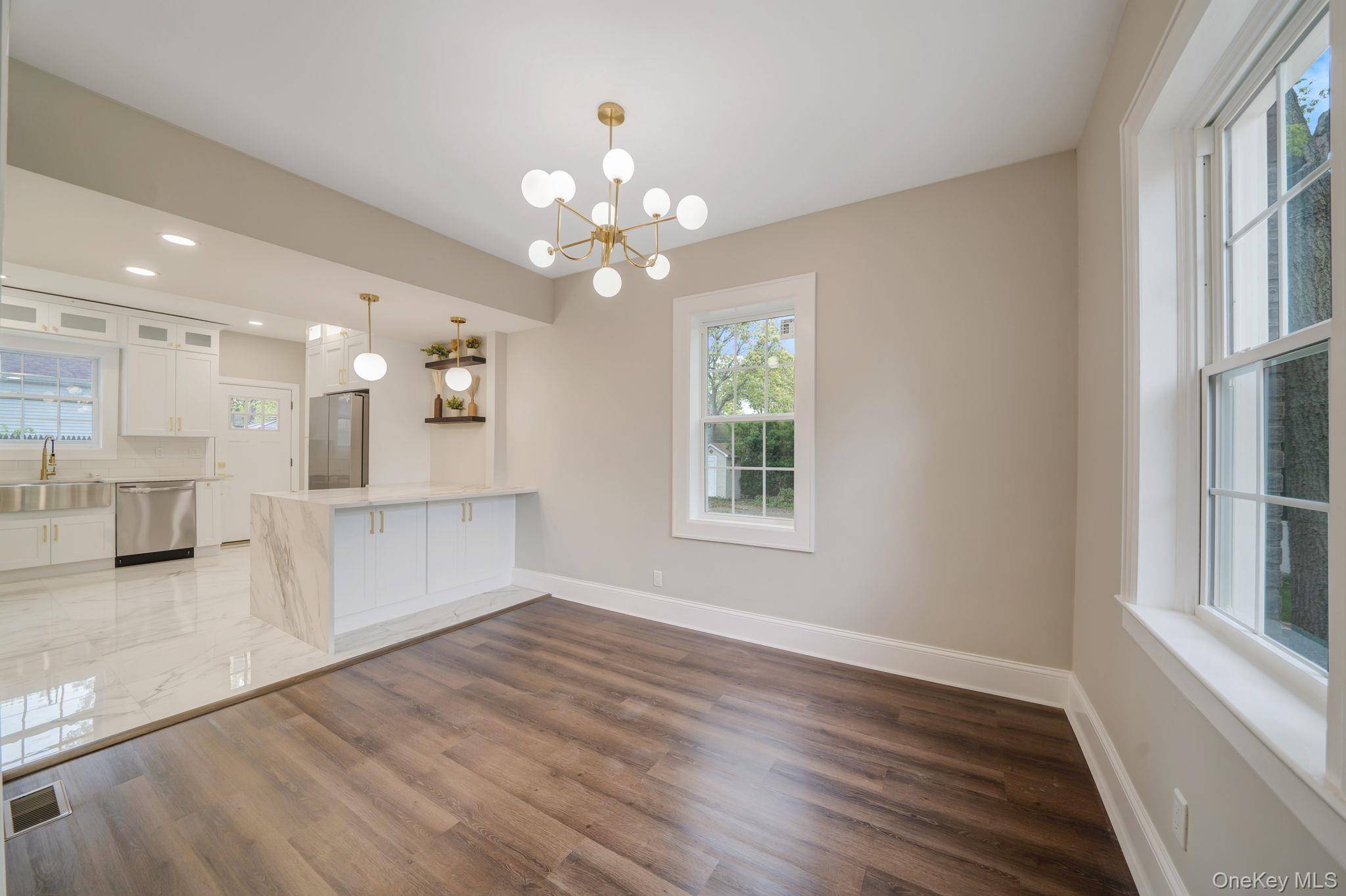 Casa com 4 Quartos à Venda em Ronkonkoma - Nova Iorque - EUA - 7