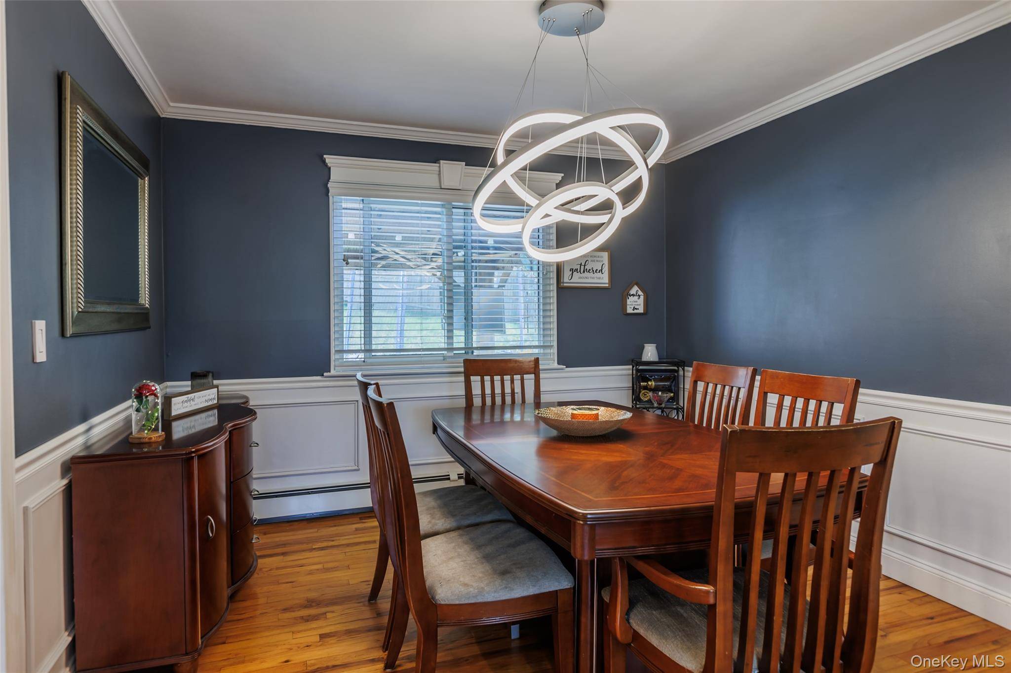 4 Bedroom Home for Sale in Ronkonkoma - New York - USA - 6