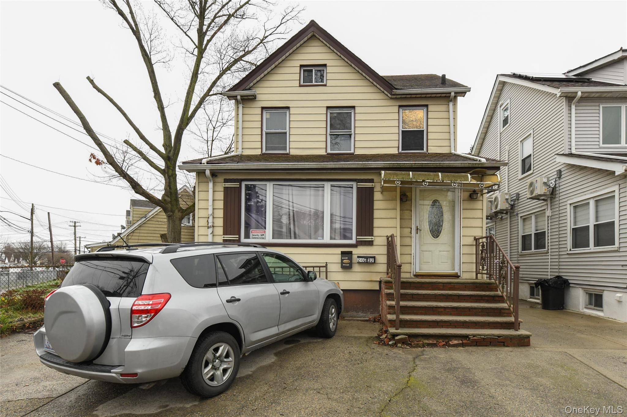 Casa com 4 Quartos à Venda em Rosedale - Nova Iorque - EUA - 1