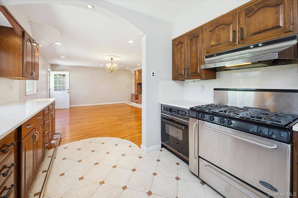 Casa com 4 Quartos à Venda em Rye Brook - Nova Iorque - EUA - 8