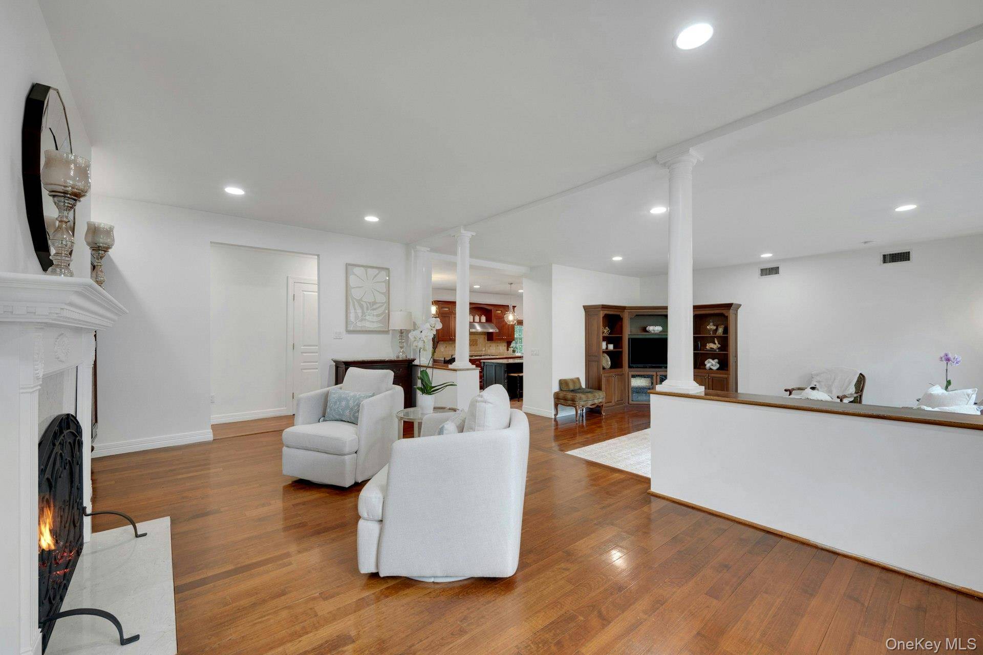 4 Bedroom Home for Sale in Scarsdale - New York - USA - 3