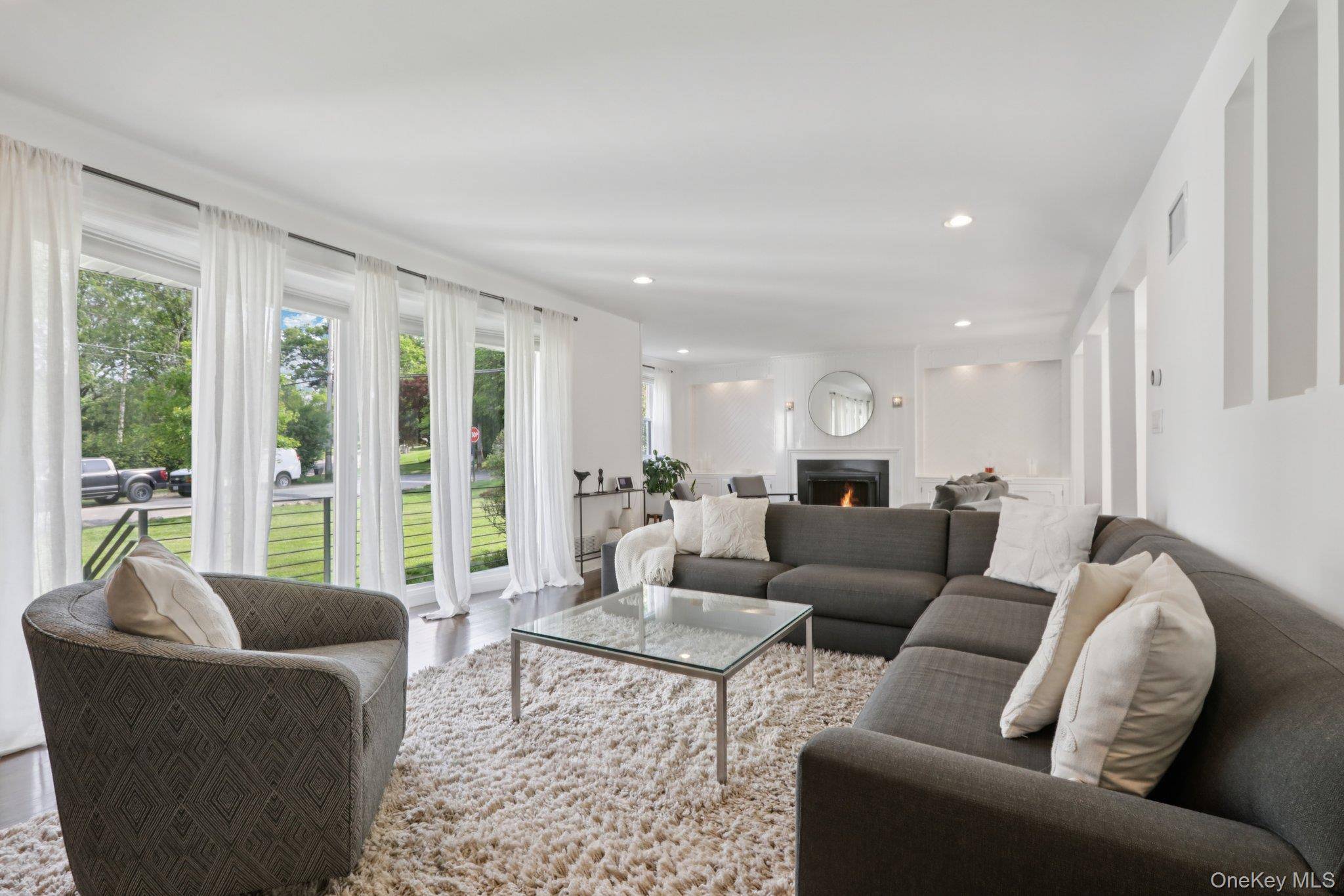4 Bedroom Home for Sale in Scarsdale - New York - USA - 6