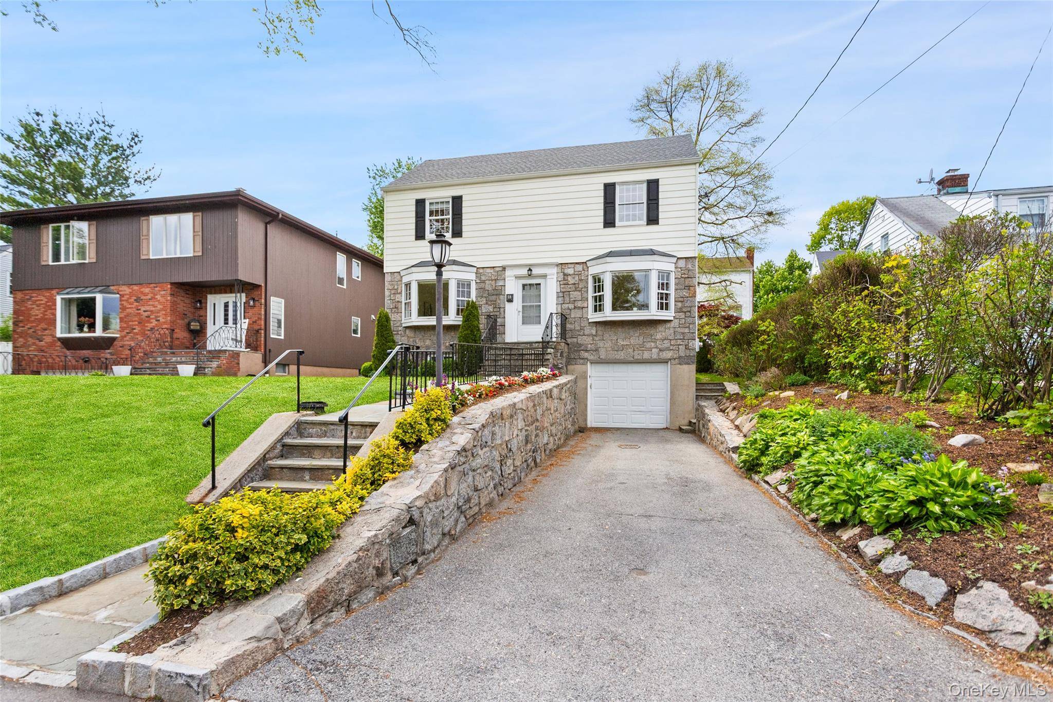 4 Bedroom Home for Sale in Scarsdale - New York - USA - 1
