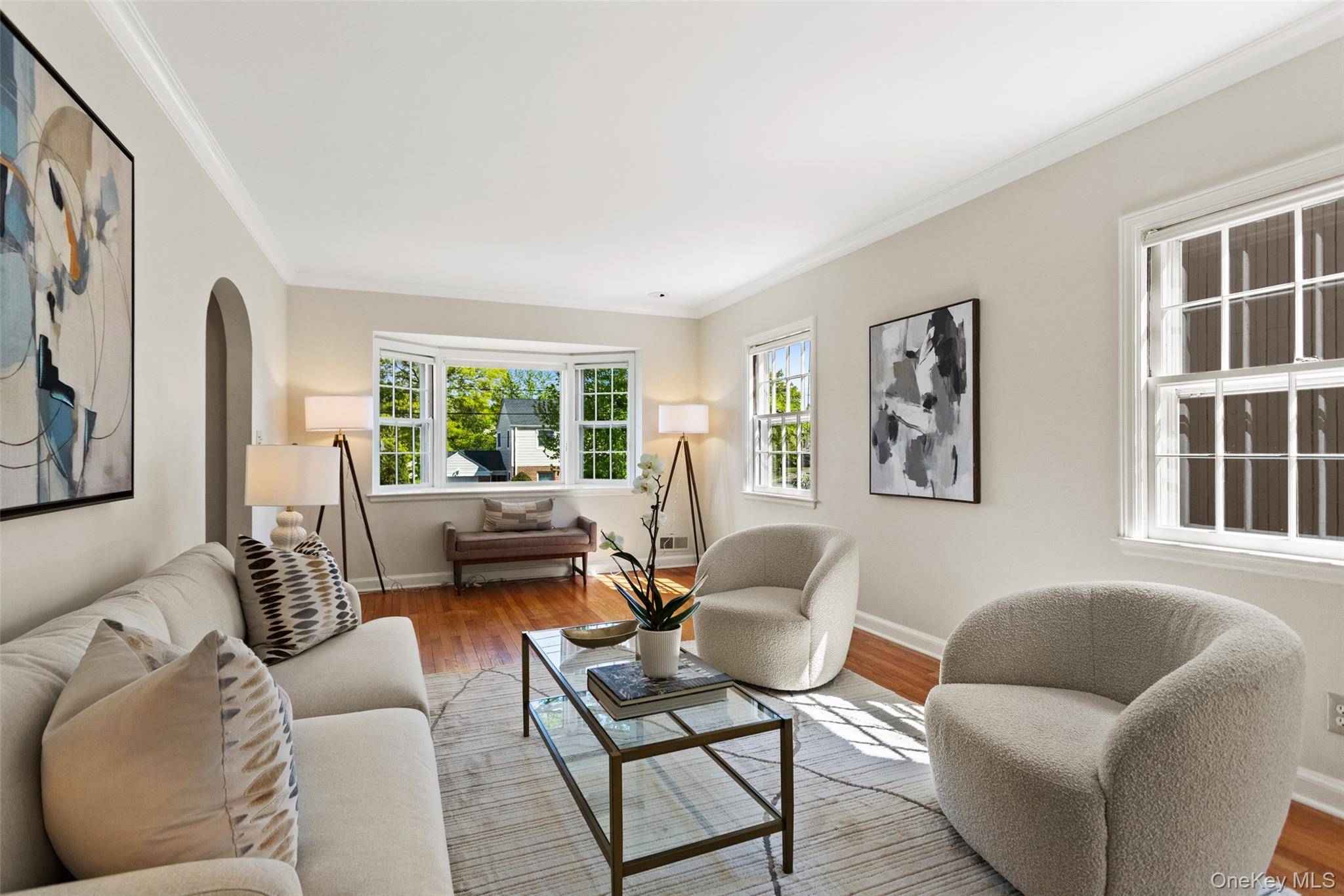 4 Bedroom Home for Sale in Scarsdale - New York - USA - 7