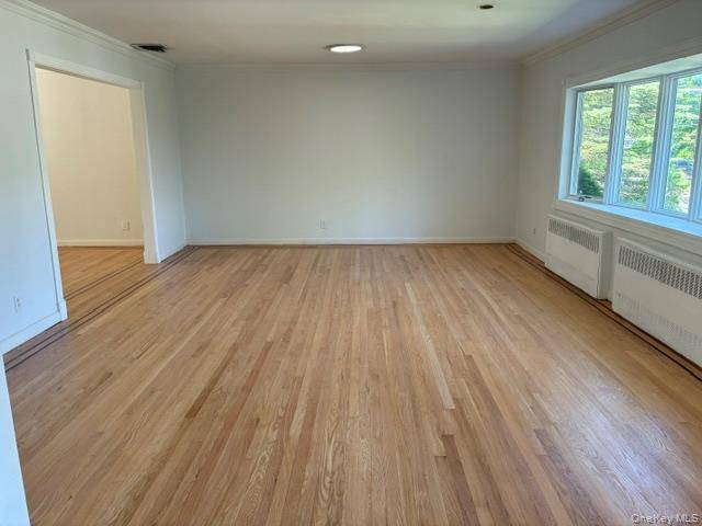Casa de 4 Dormitorios en Venta en Scarsdale - Nueva York - EE. UU. - 3
