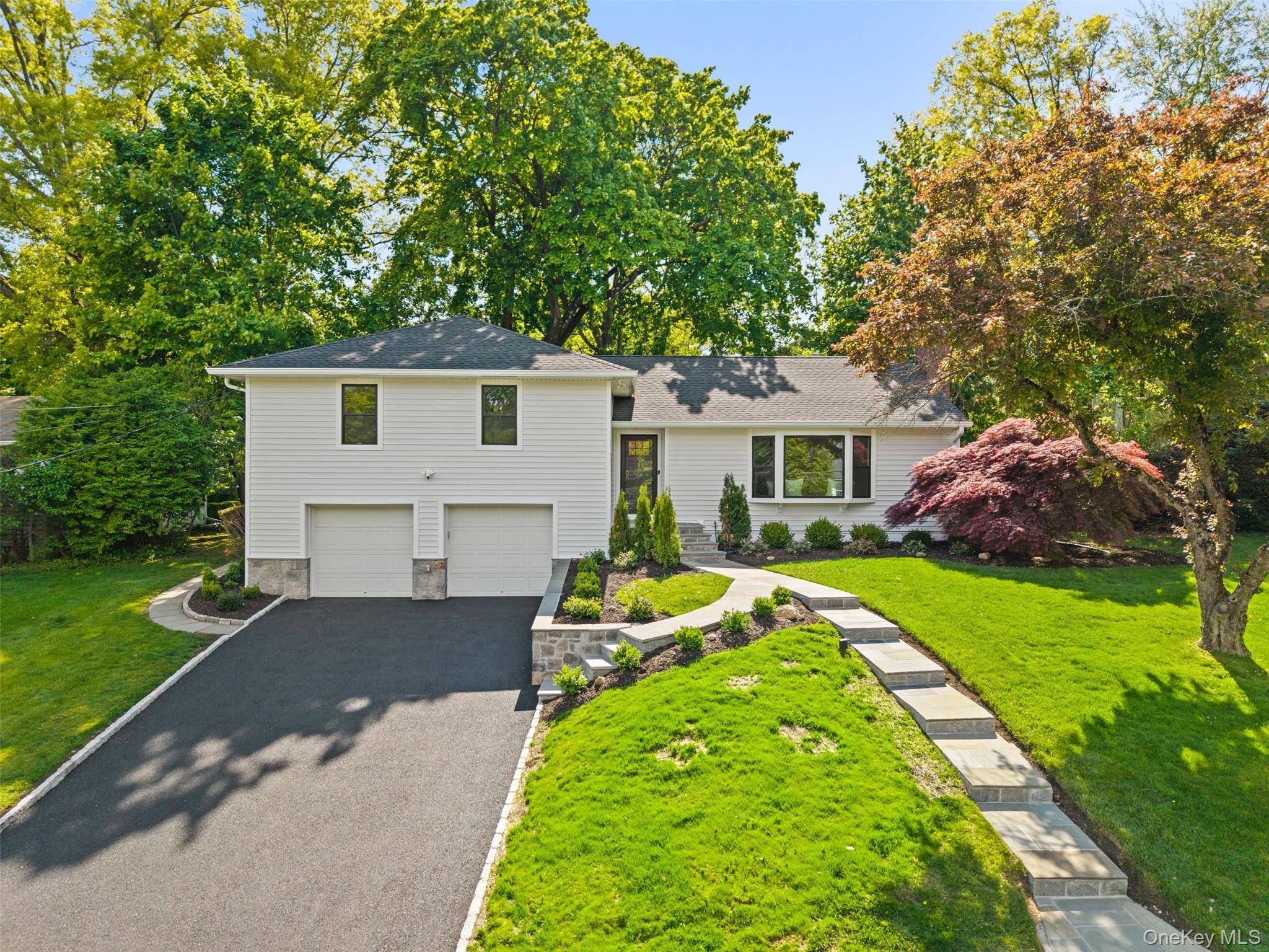 4 Bedroom Home for Sale in Scarsdale - New York - USA - 1