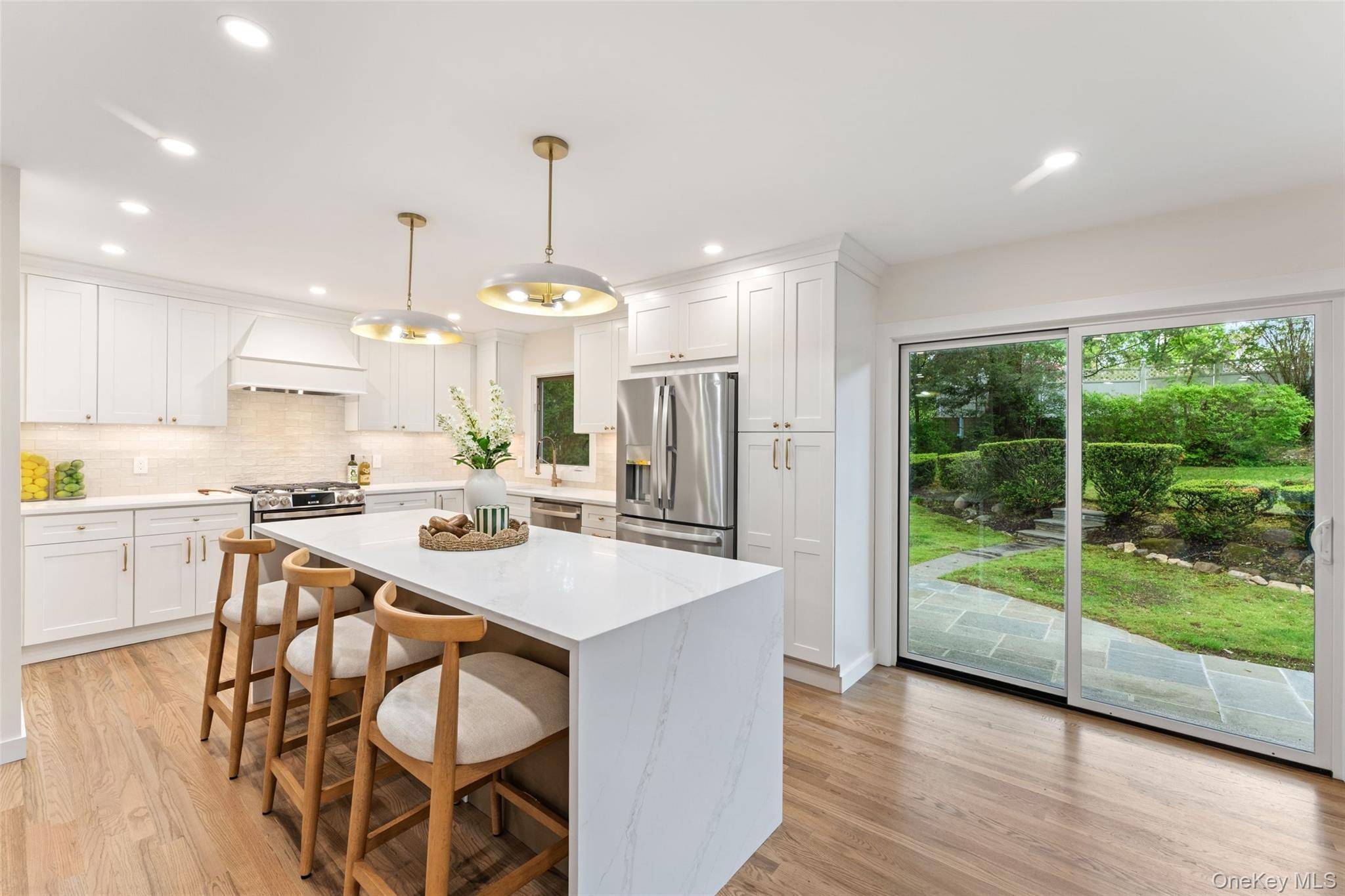 4 Bedroom Home for Sale in Scarsdale - New York - USA - 8