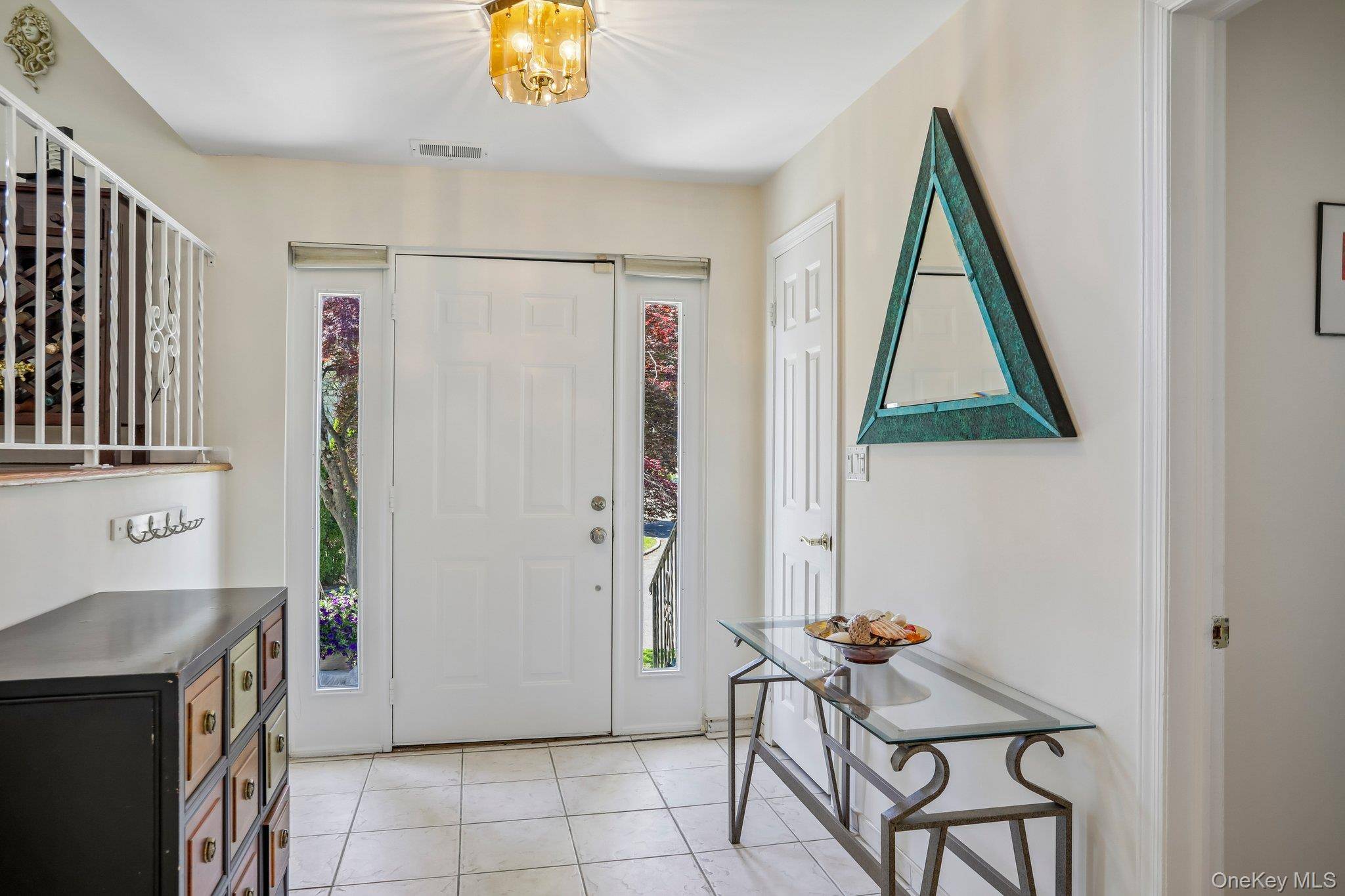 4 Bedroom Home for Sale in Scarsdale - New York - USA - 3