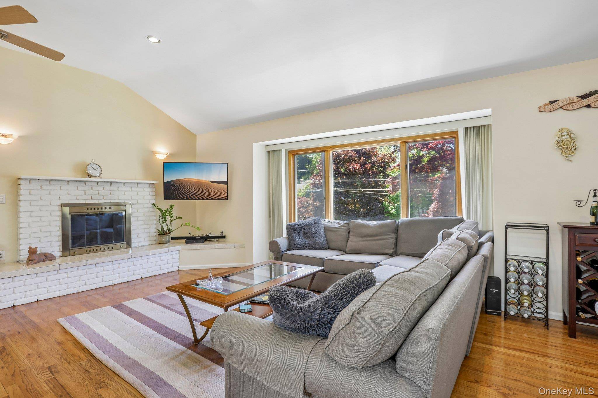 4 Bedroom Home for Sale in Scarsdale - New York - USA - 5