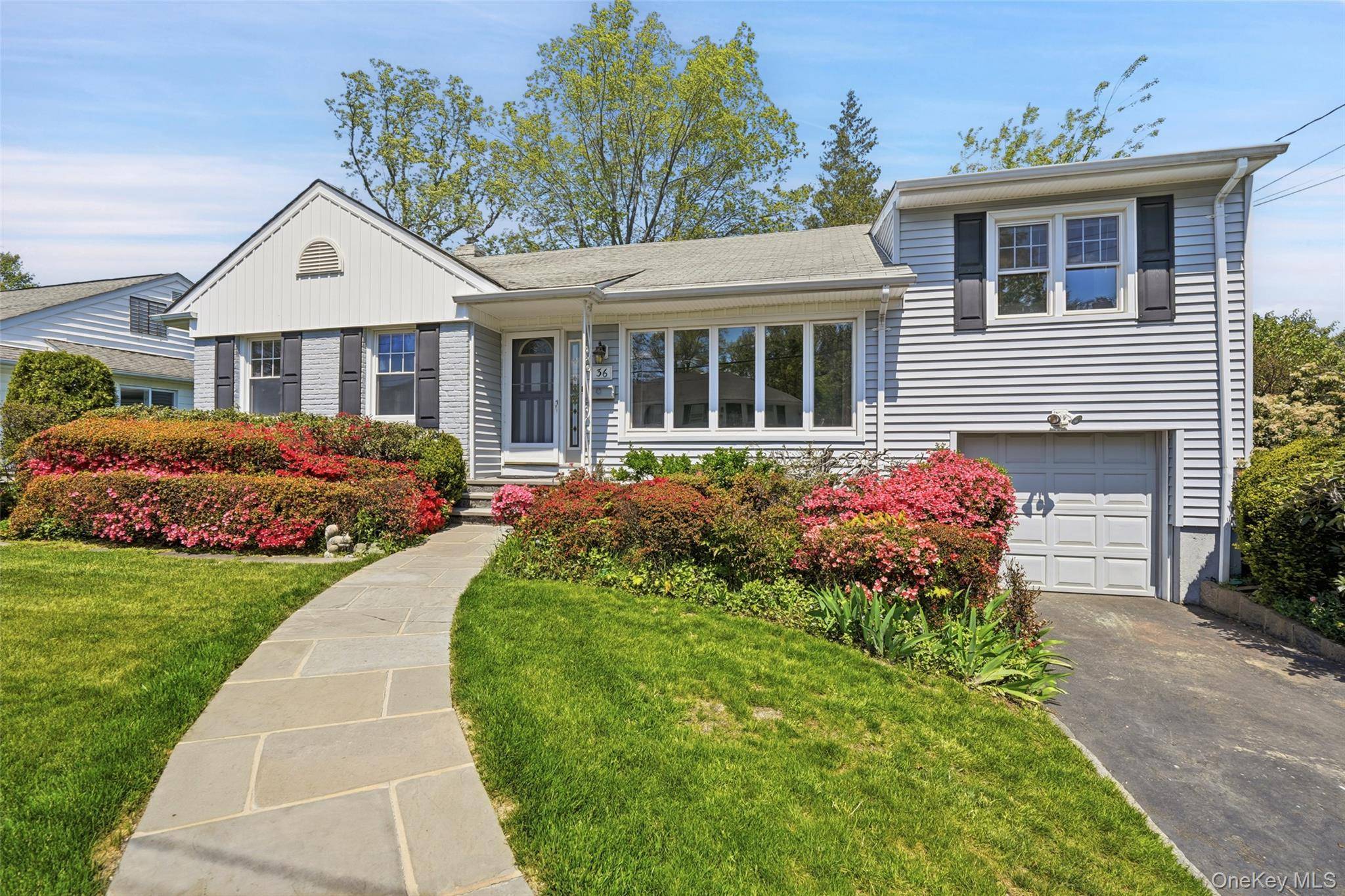 Casa de 4 Dormitorios en Venta en Scarsdale - Nueva York - EE. UU. - 1