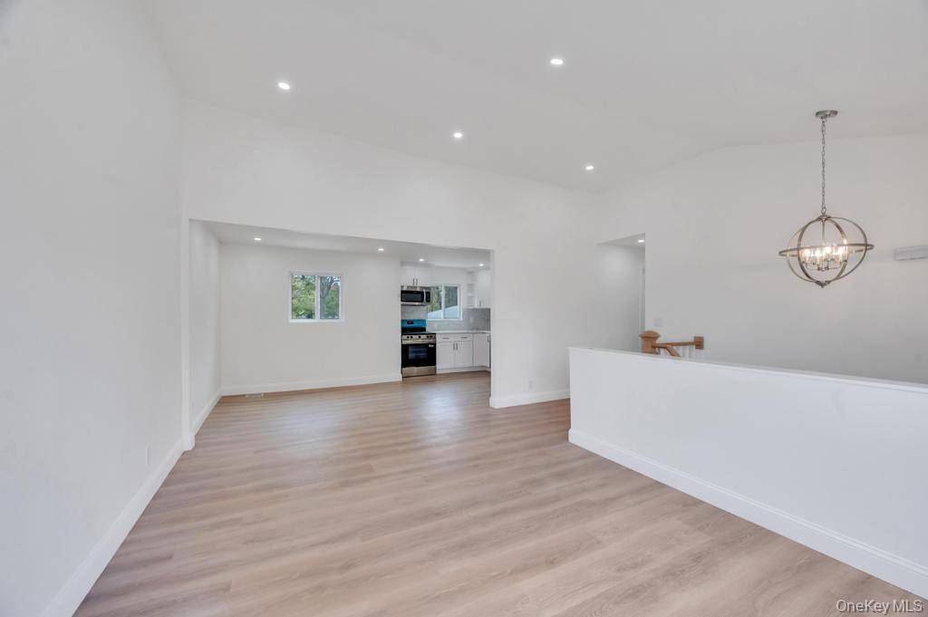 Casa com 4 Quartos à Venda em Selden - Nova Iorque - EUA - 7