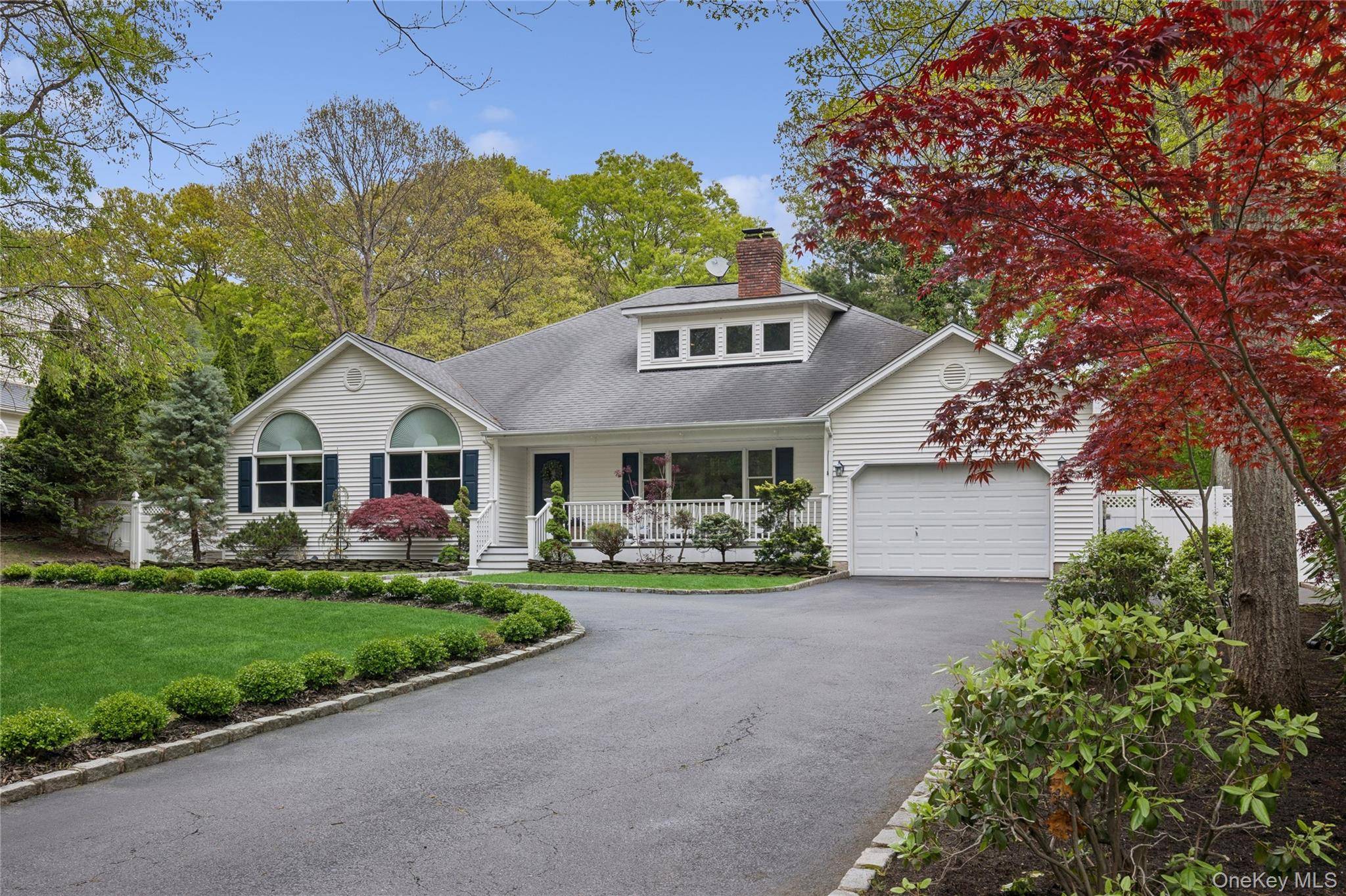 Casa com 4 Quartos à Venda em Smithtown - Nova Iorque - EUA - 1